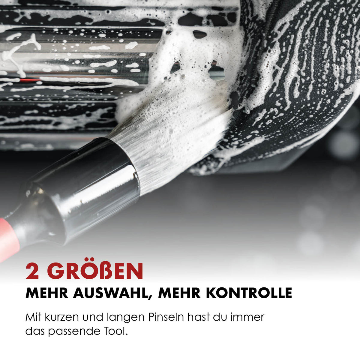 Allround-Detailingpinsel bei der Reinigung am Fahrzeugschweller